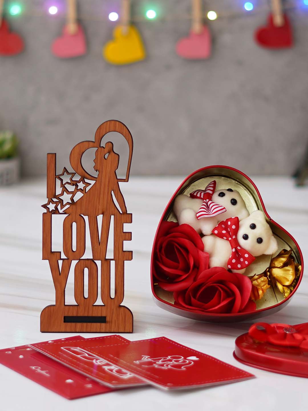 

eCraftIndia Red & Brown 3 Pcs Valentine Gift Set