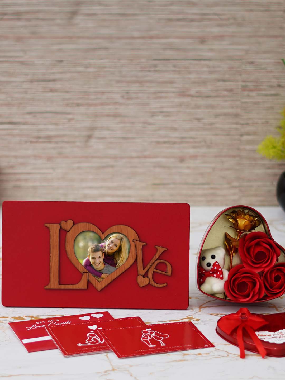 

eCraftIndia Red & White 3 Pcs Valentine Gift Set