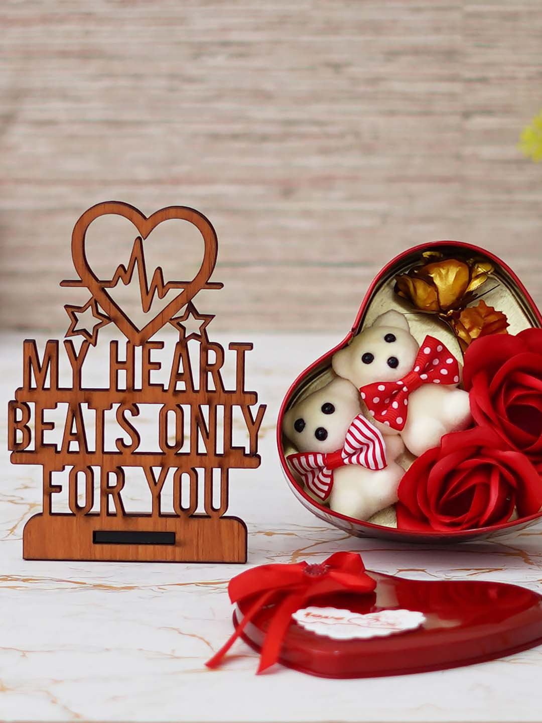 

eCraftIndia Red & White 2 Pcs Valentine Gift Set