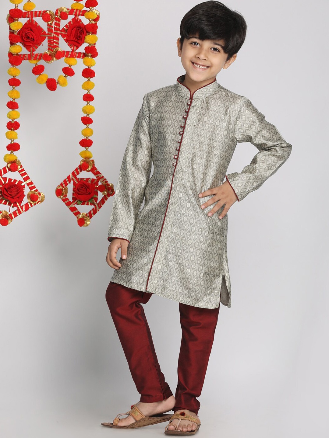 

VASTRAMAY Boys Ethnic Motifs Woven design Mandarin Collar Kurta with Pyjamas, Beige