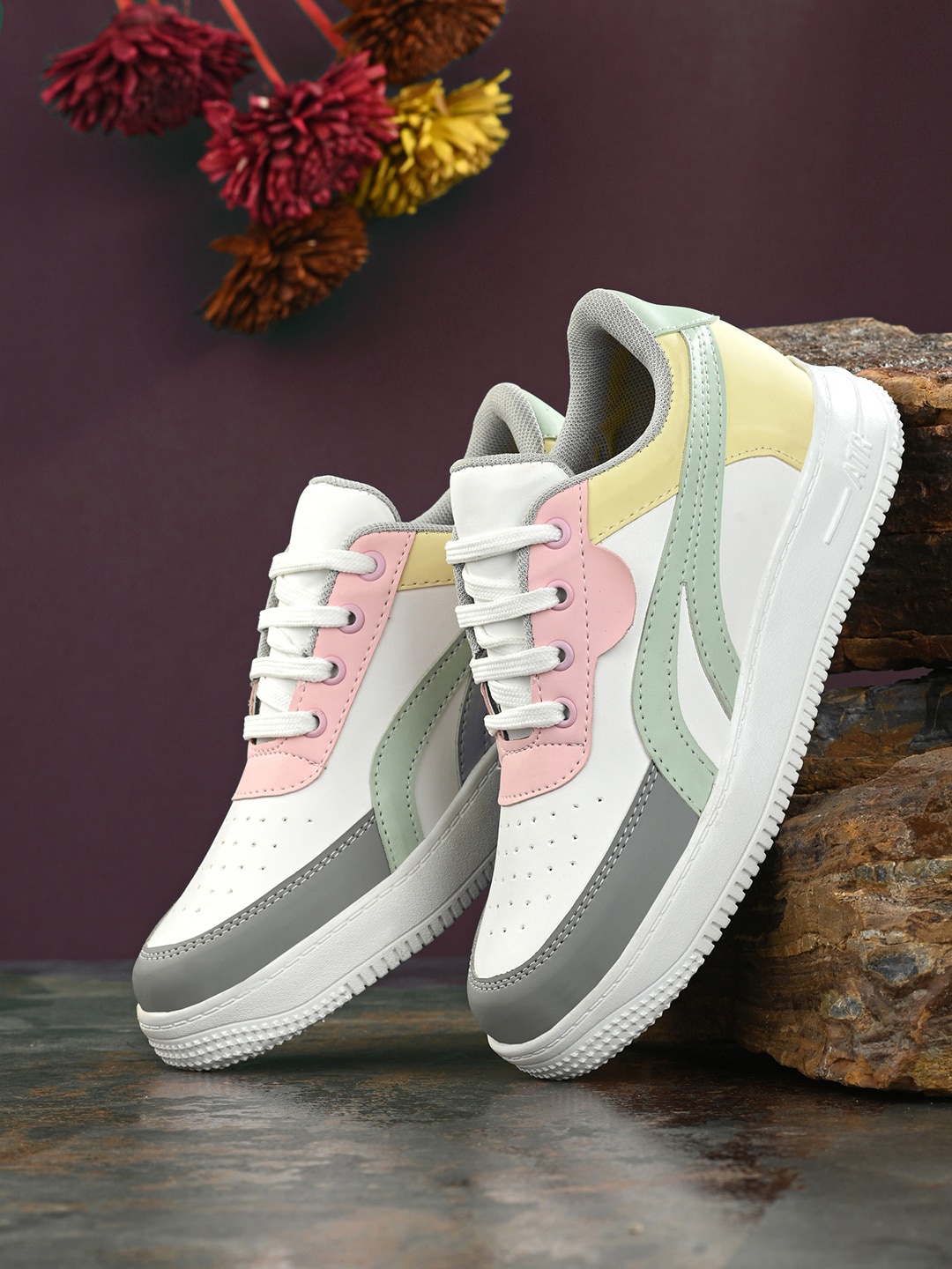 

Mactree Women Colourblocked Sneakers, White