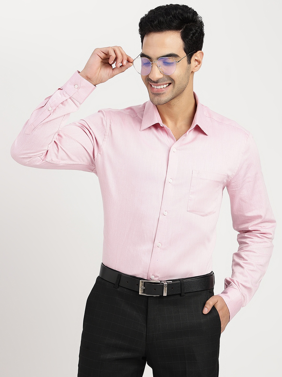 

Arrow Men Slim Fit Herringbone Formal Pure Cotton Shirt, Pink