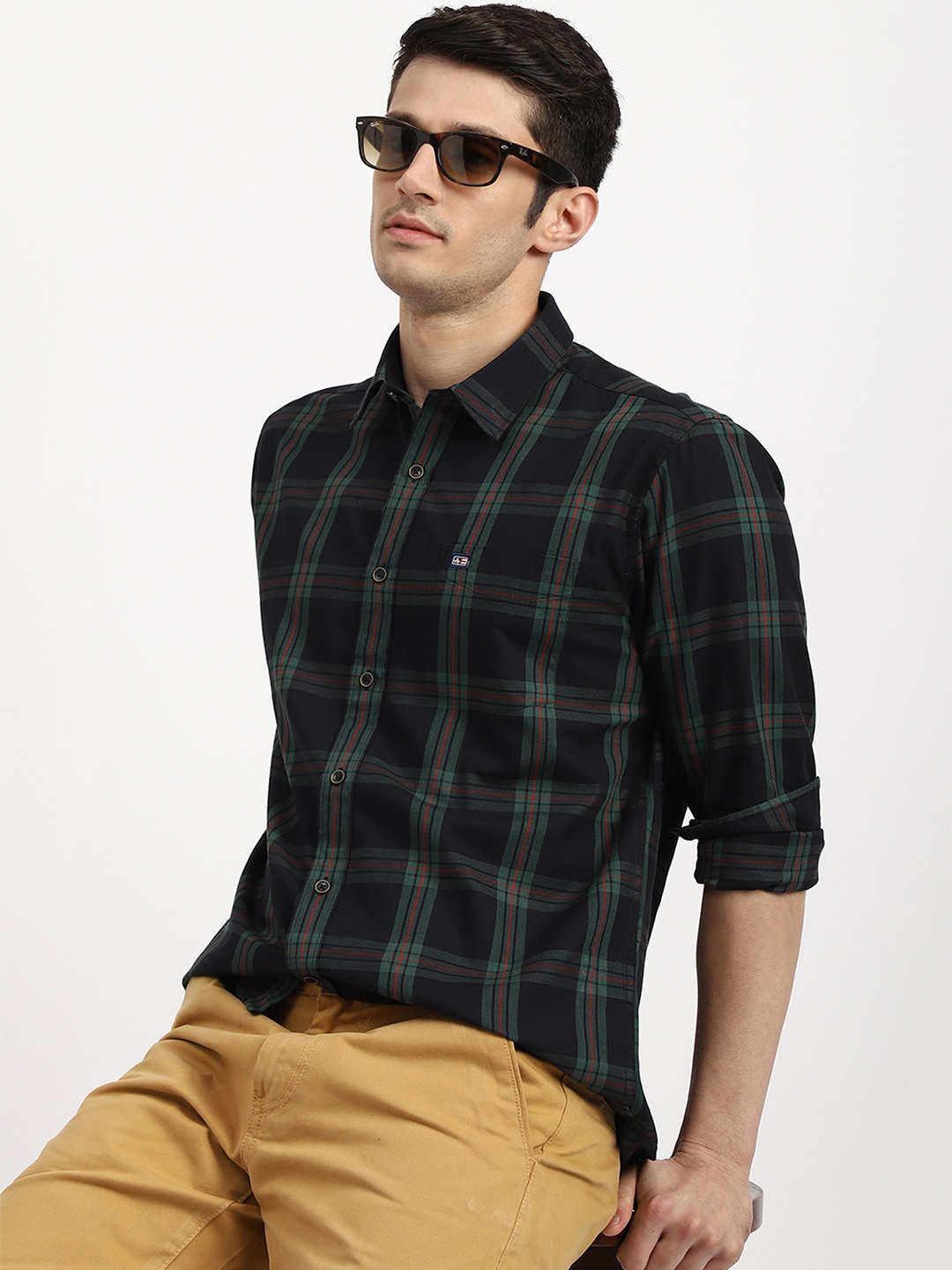 

Arrow Sport Men Slim Fit Plaid Mitered Cuff Casual Cotton Shirt, Black