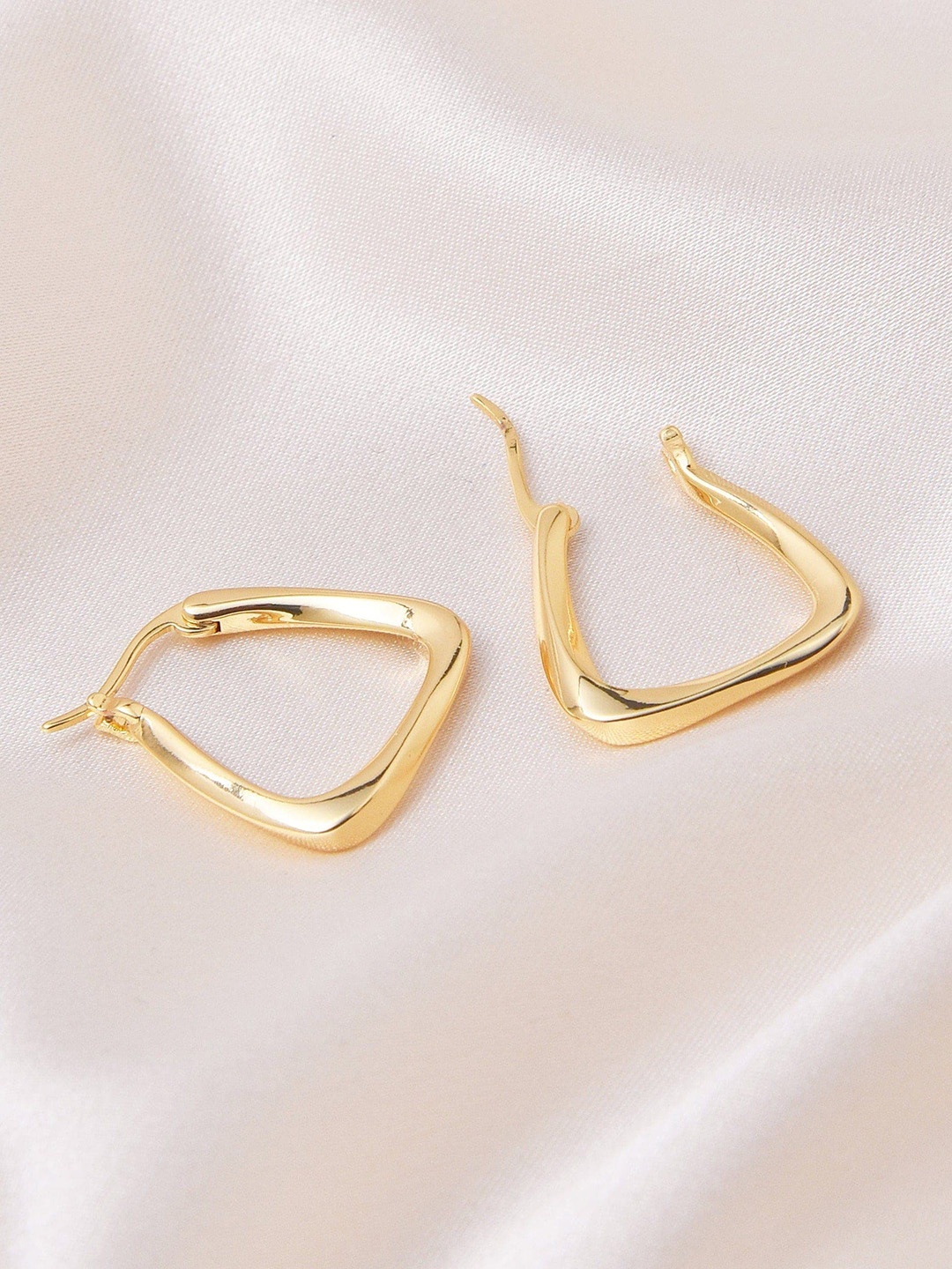 

Klissaa Women Gold-Plated Triangular Shape Hoop Earrings