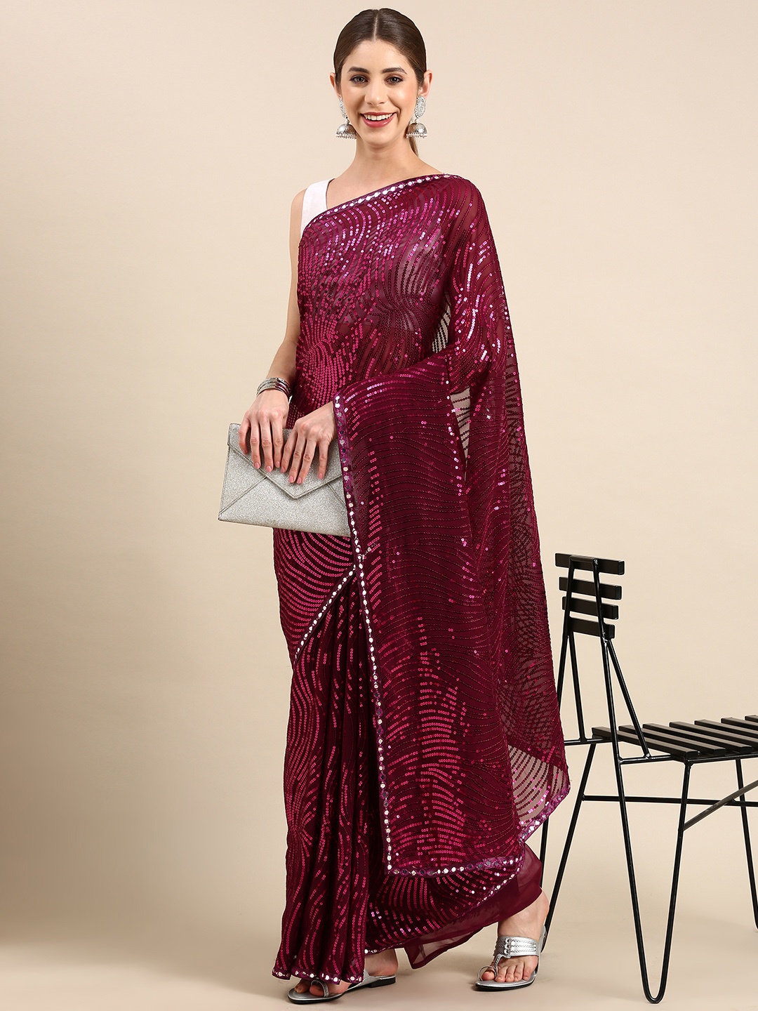 

VASTRANAND Embellished Sequinned Saree, Burgundy