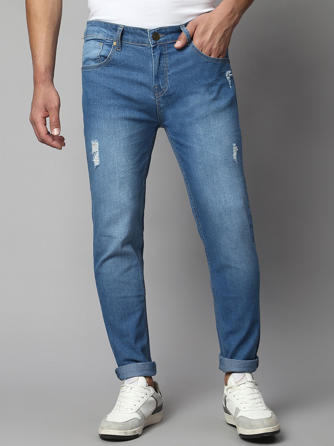 

Dennis Lingo Men Slim Fit Mildly Distressed Stretchable Light Fade Jeans, Blue