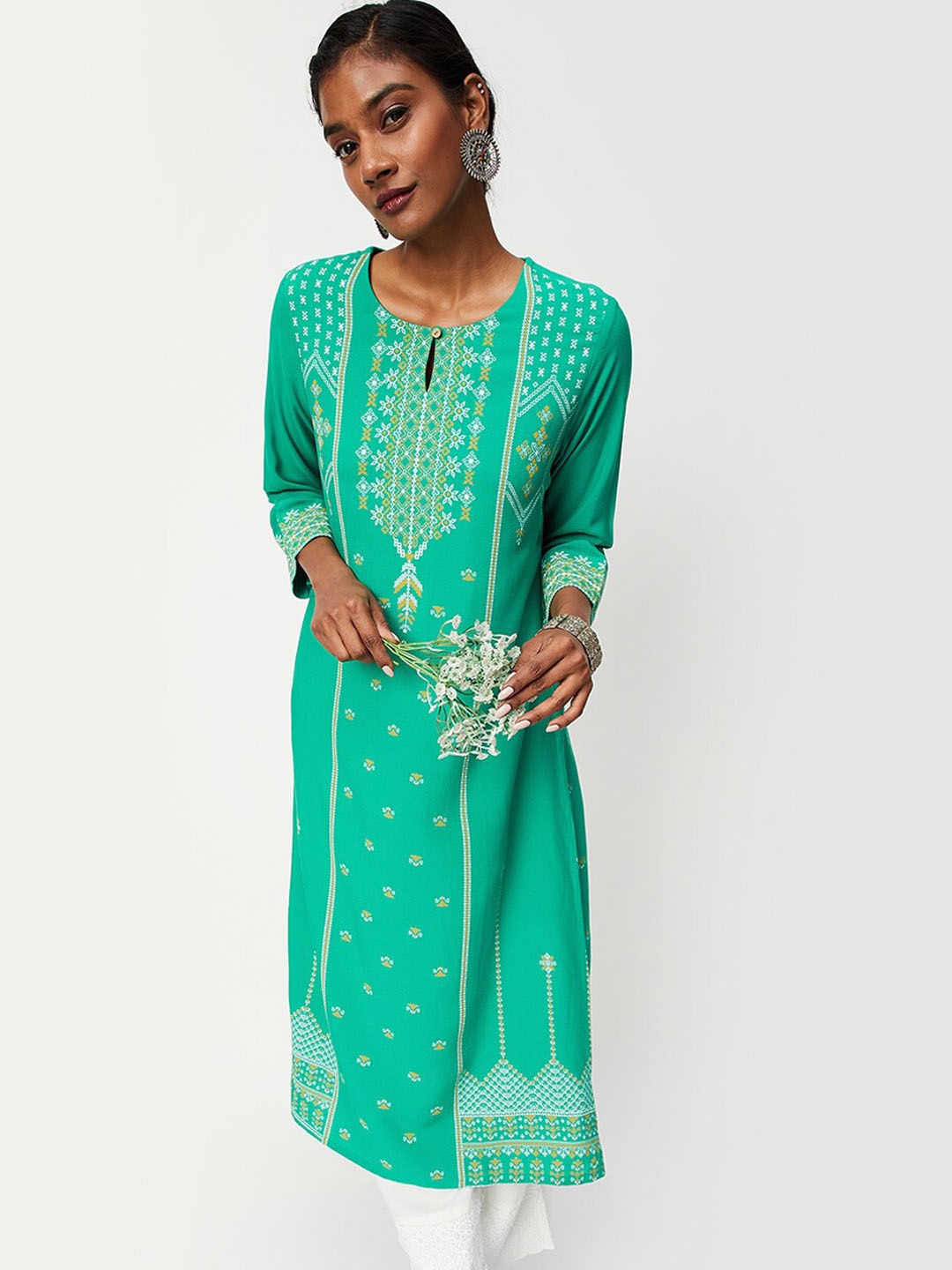 

max Women Round Neck Ethnic Motifs Printed Straight Kurta, Green