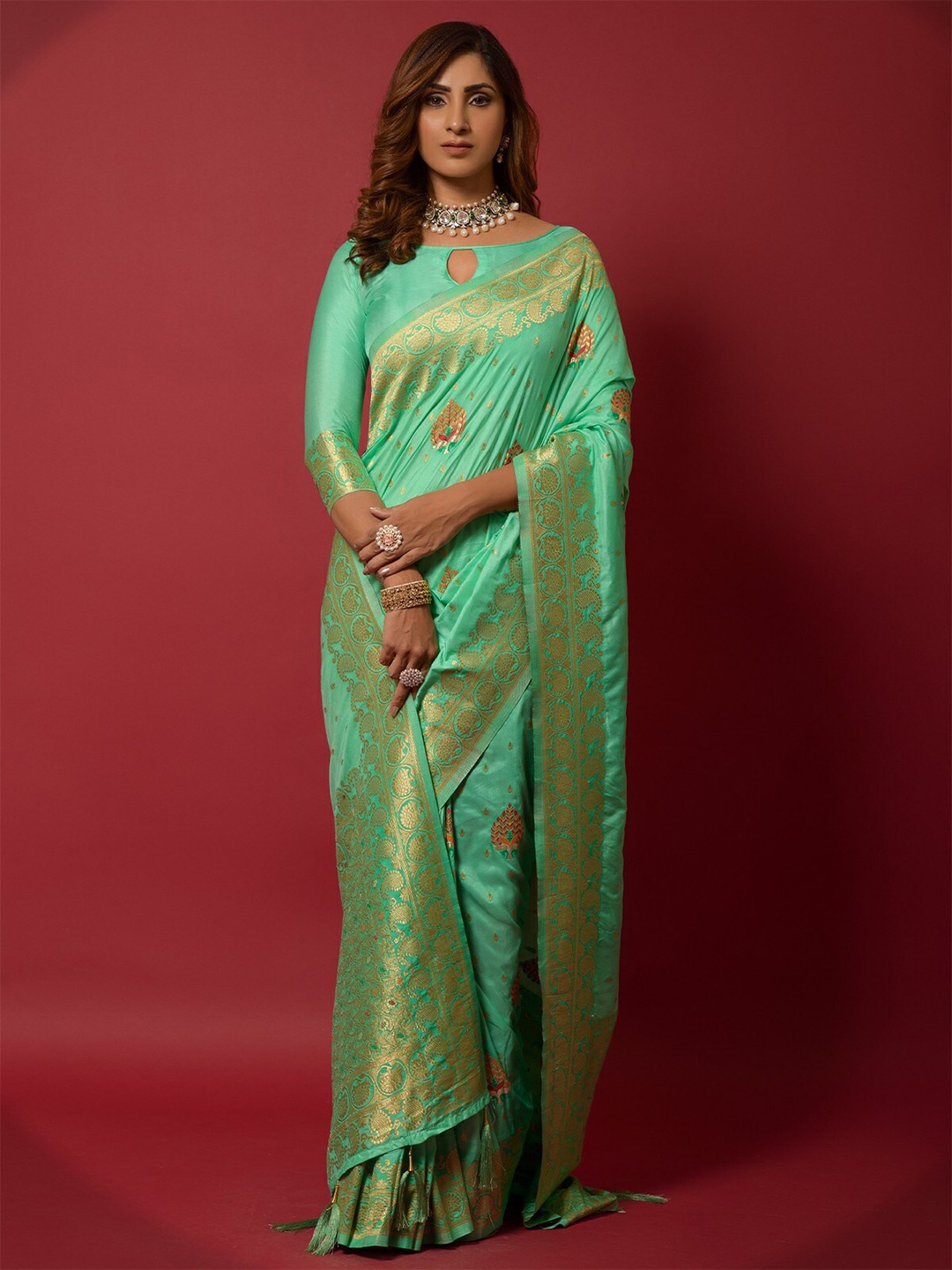 

ODETTE Ethnic Motif Woven Border Zari Saree, Green