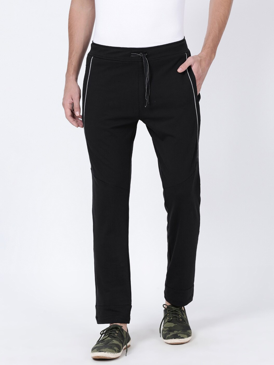 

t-base Men Mid-Rise Joggers, Black