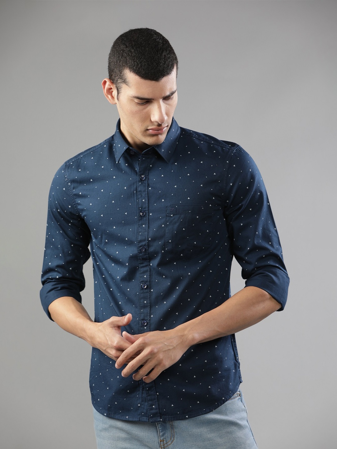

t-base Men Spread Collar Printed Casual Cotton Shirt, Navy blue