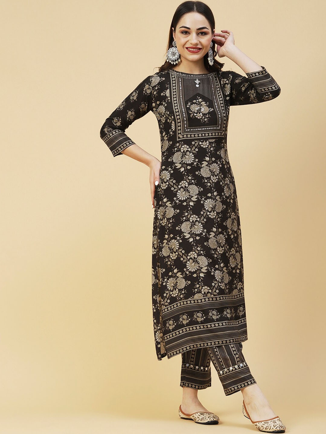 

FASHOR Ethnic Motifs Printed Beads and Stones Kurta with Trousers, Charcoal