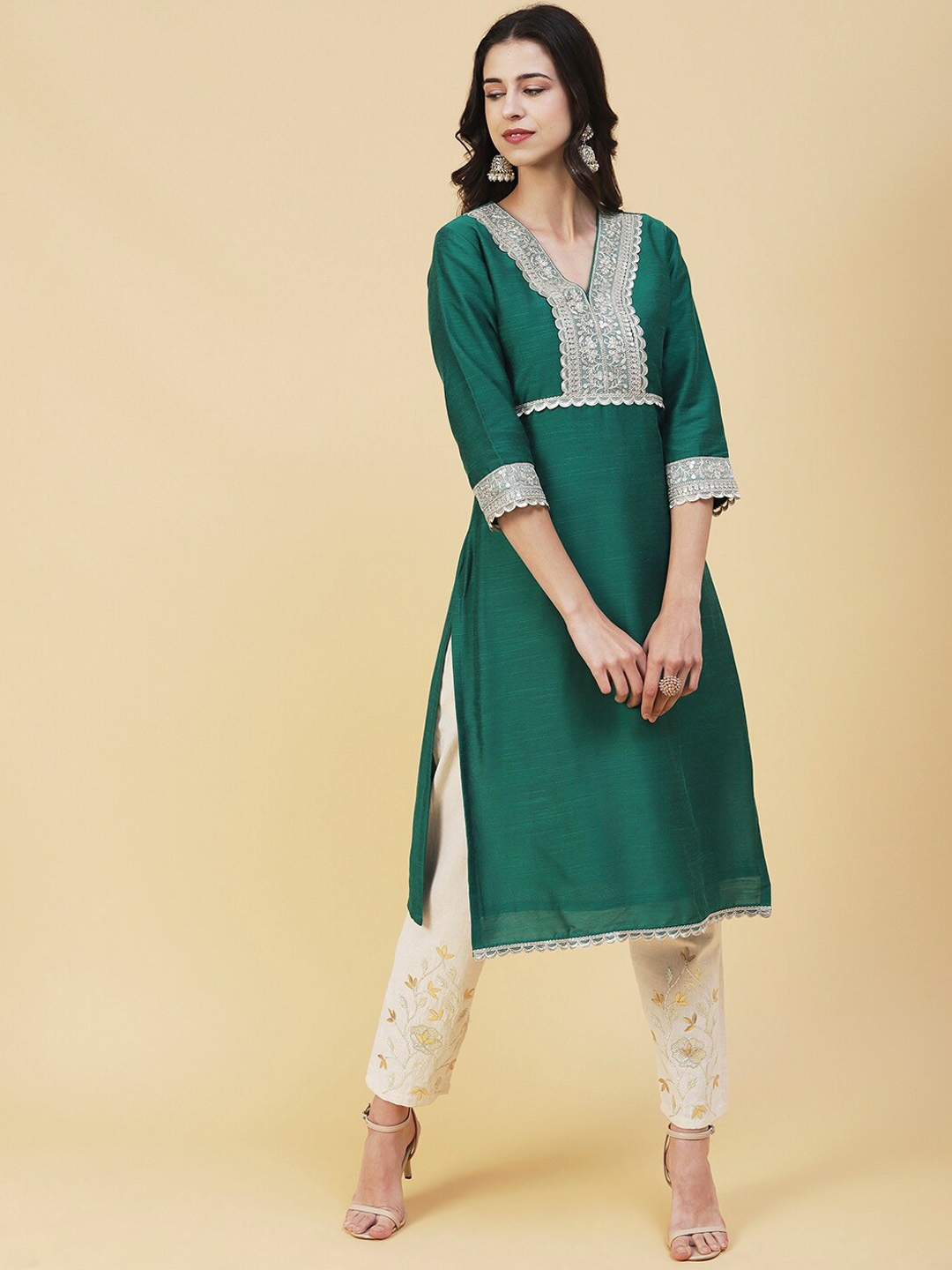 

FASHOR Women V-Neck Sequined Kurta, Green