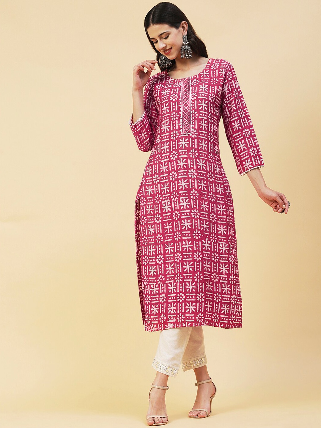 

FASHOR Women Printed Round Neck Straight Kurta, Pink