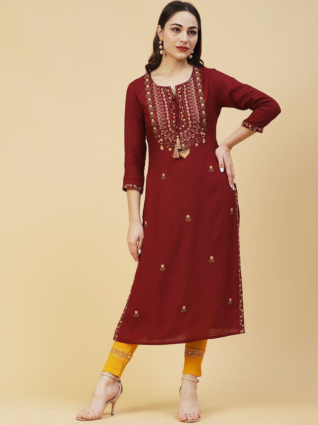 

FASHOR Women Embroidered Notch Neck Straight Kurta, Maroon