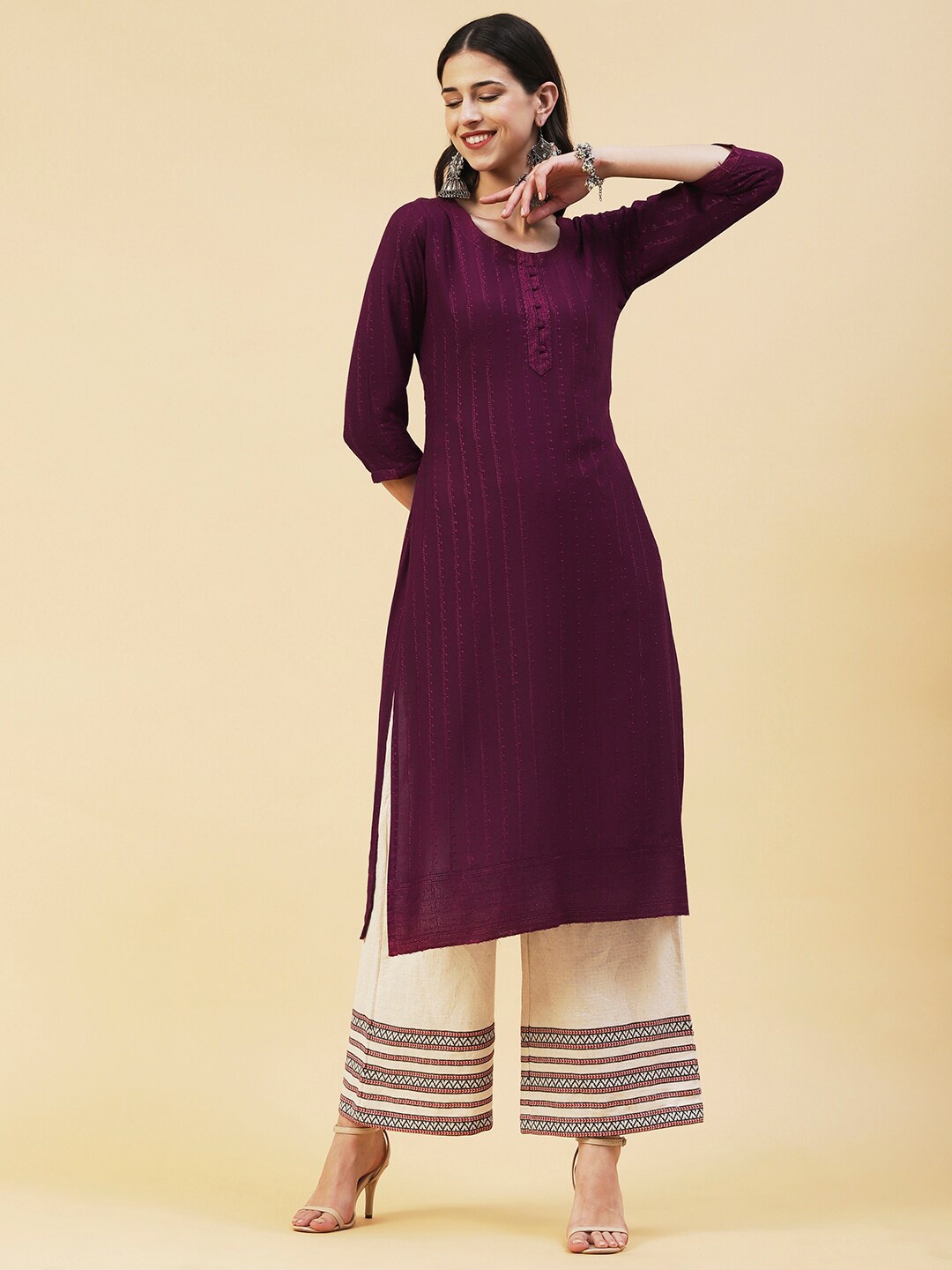 

FASHOR Women Geometric Embroidered Thread Work Kurta, Purple
