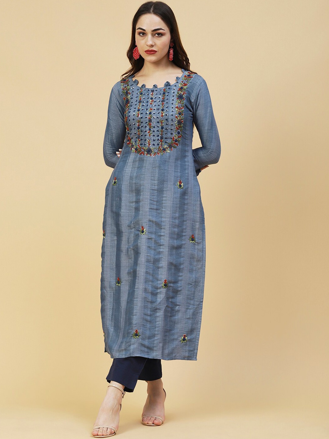 

FASHOR Women Embroidered Round Neck Straight Kurta, Grey