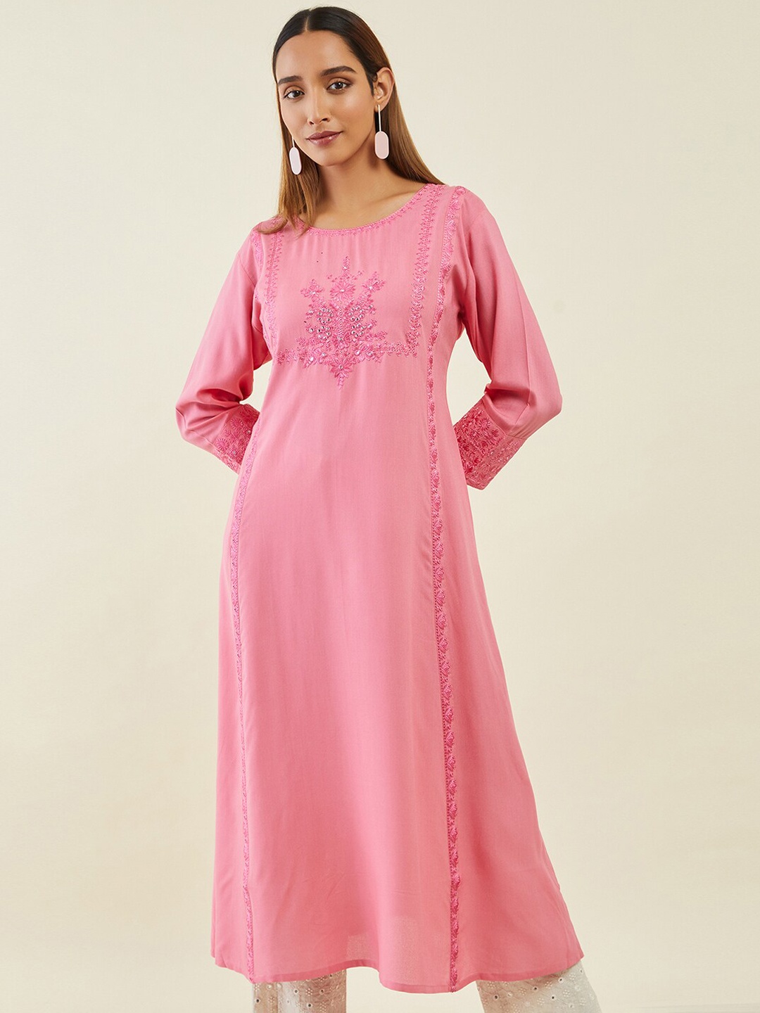 

Soch Women Floral Embroidered Floral Kurta, Coral