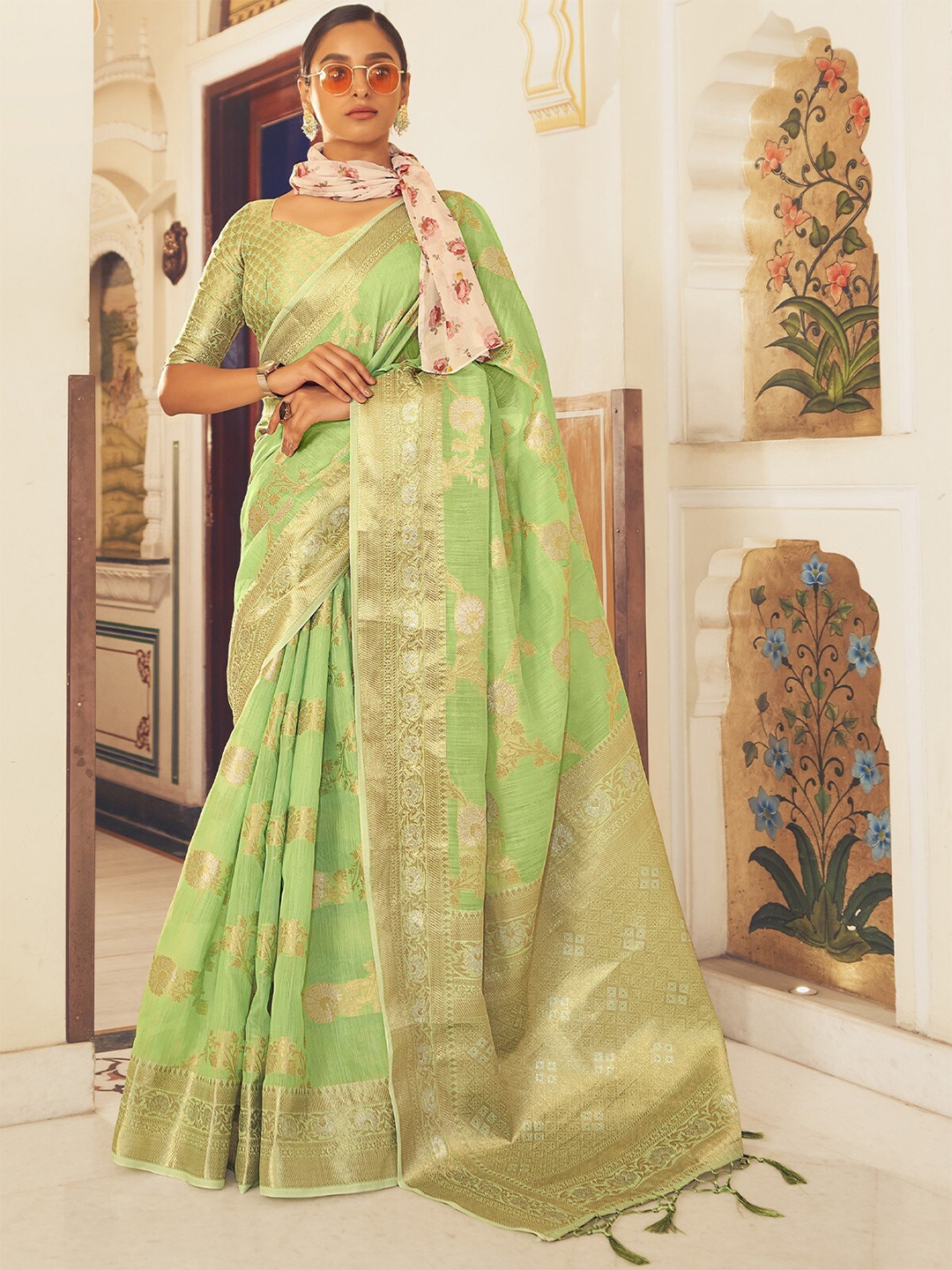 

ODETTE Floral Woven Design Zari Saree, Green