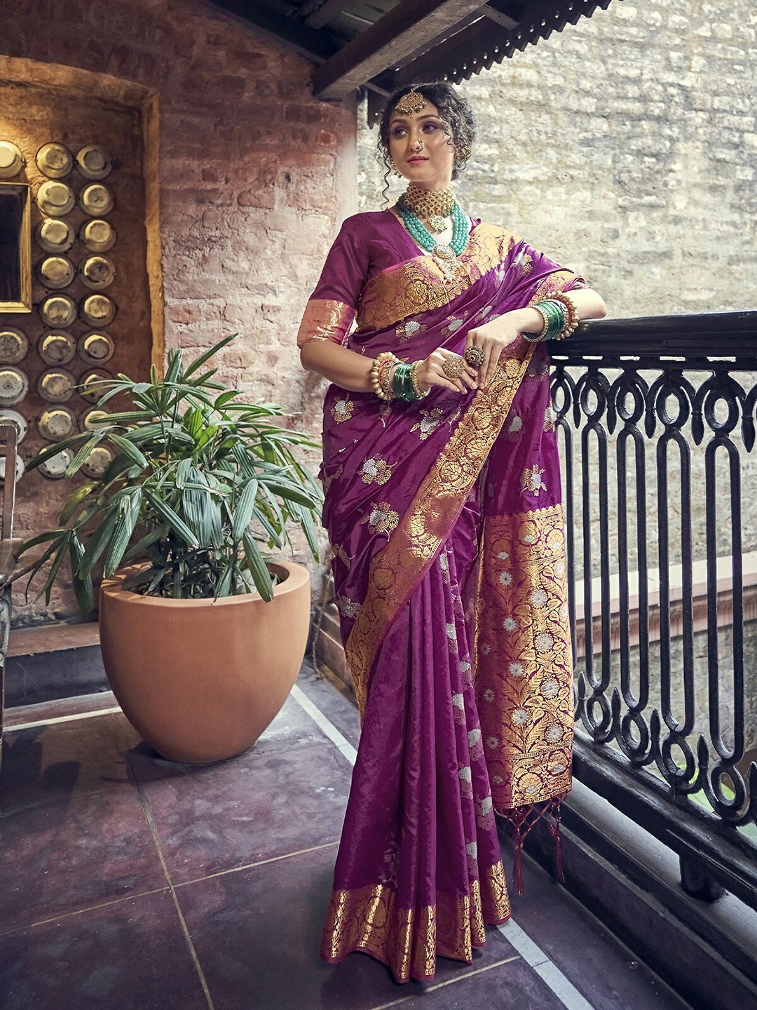 

ODETTE Ethnic Motif Woven Design Zari Saree, Purple