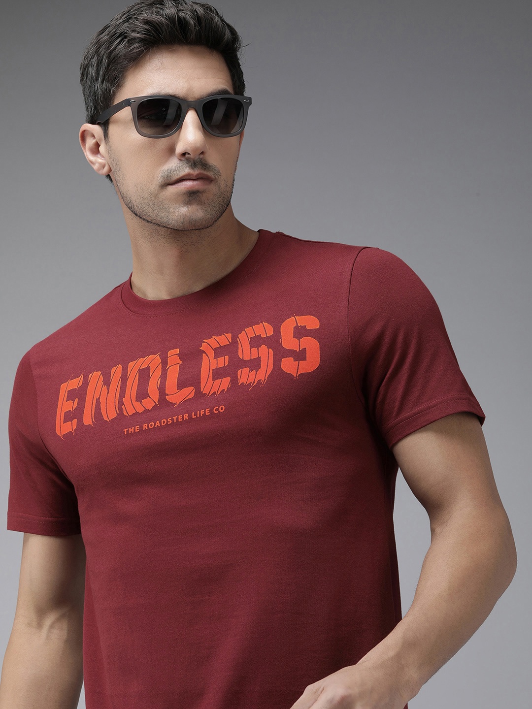 

Roadster Typography Printed Regular Fit T-shirt, Maroon