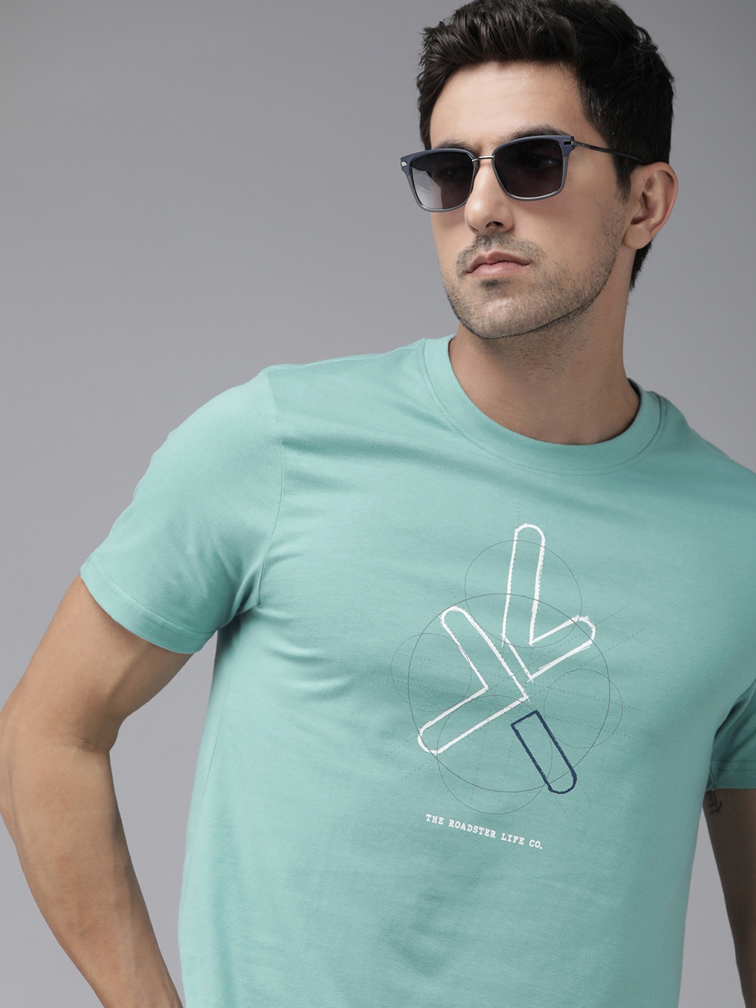 

Roadster Graphic Printed Regular Fit T-shirt, Blue