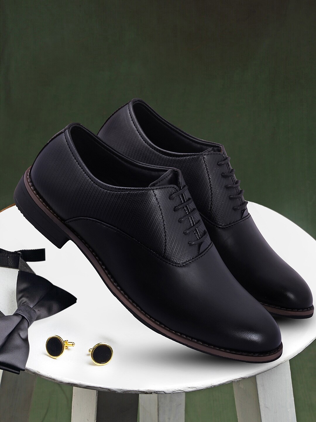 

Longwalk Men Textured Formal Oxfords, Black