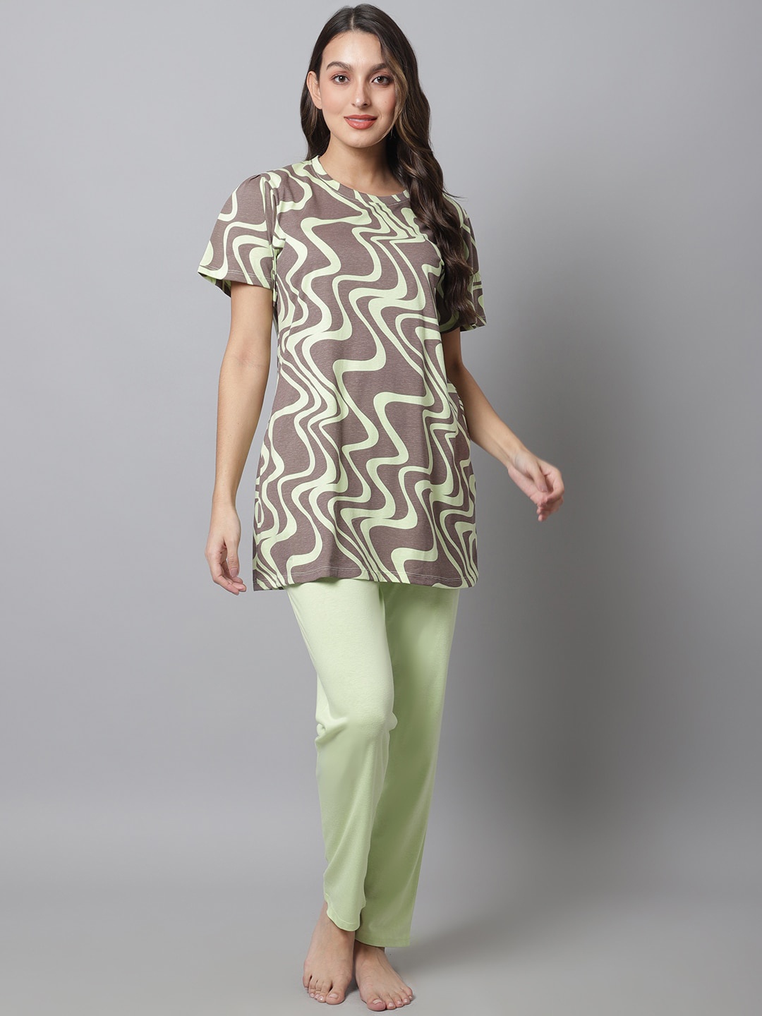 

Kanvin Women 2 Pieces Printed Night Suit, Green