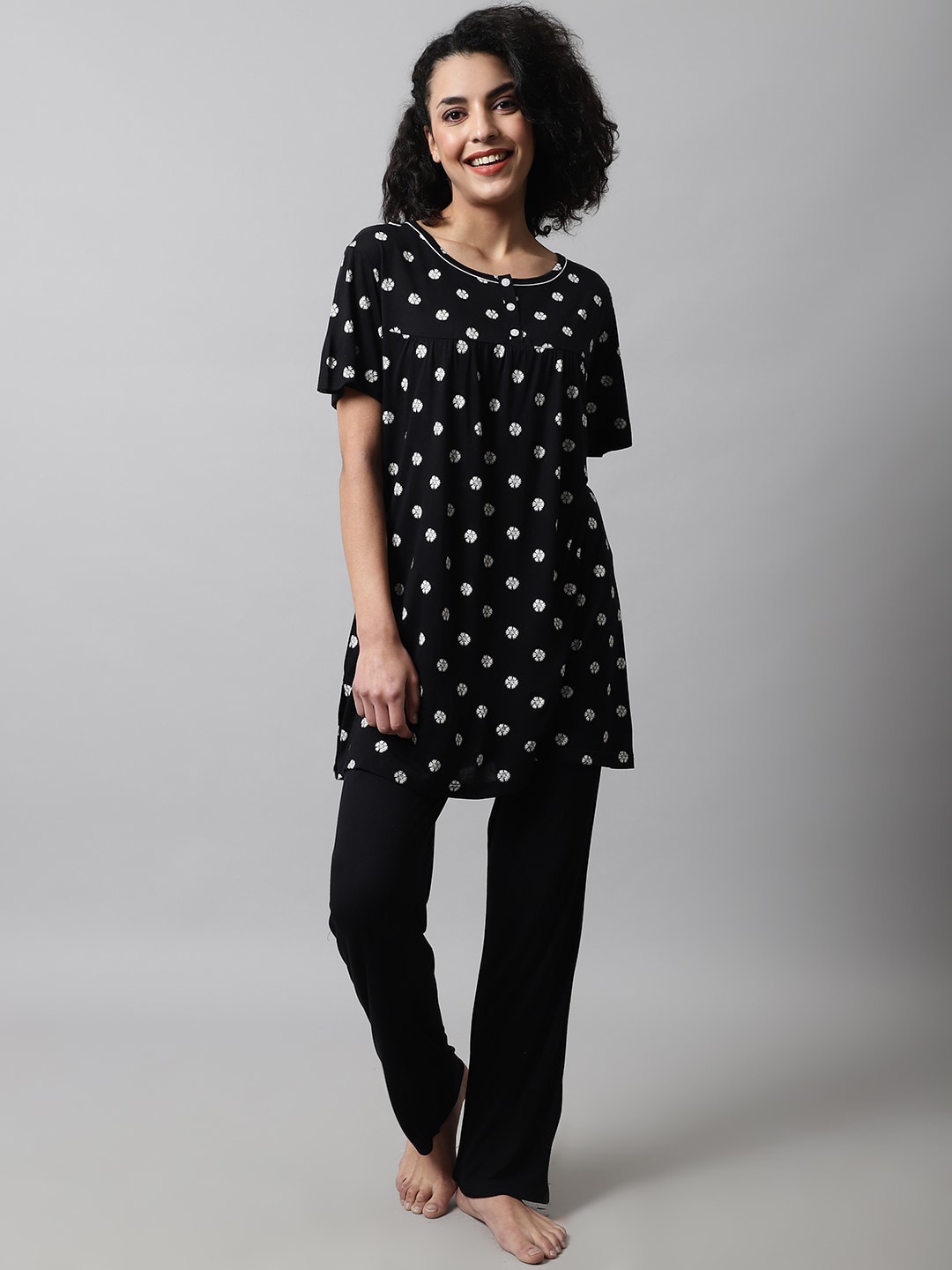

Kanvin Women 2 Pieces Floral Printed Night Suit, Black
