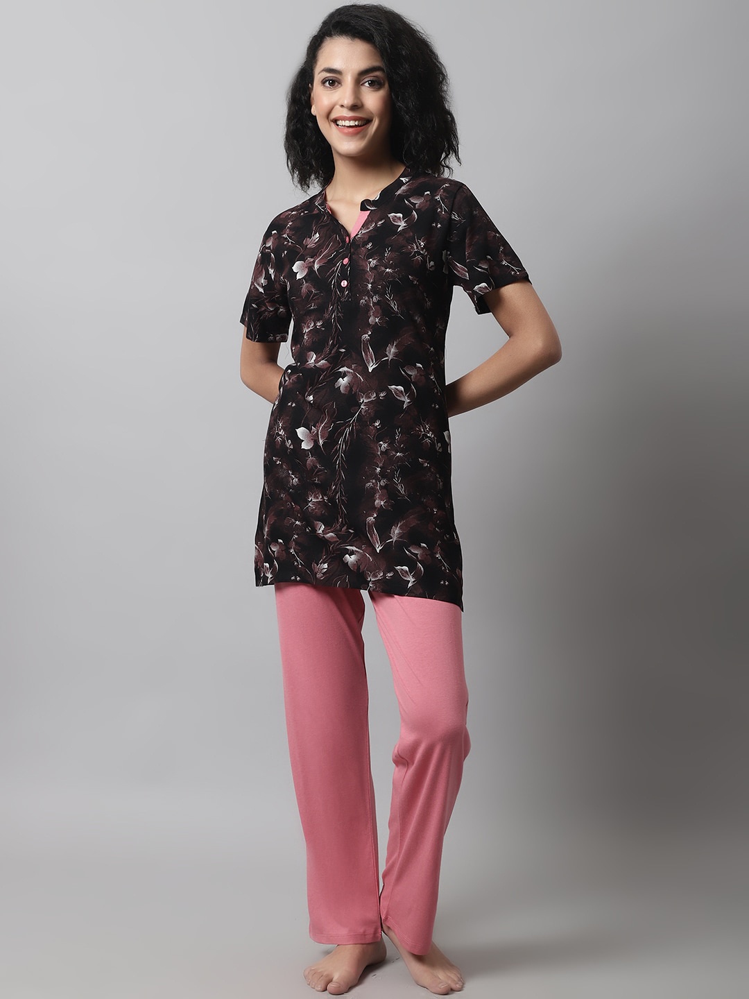 

Kanvin Women 2 Piece Floral Printed Night Suit, Black