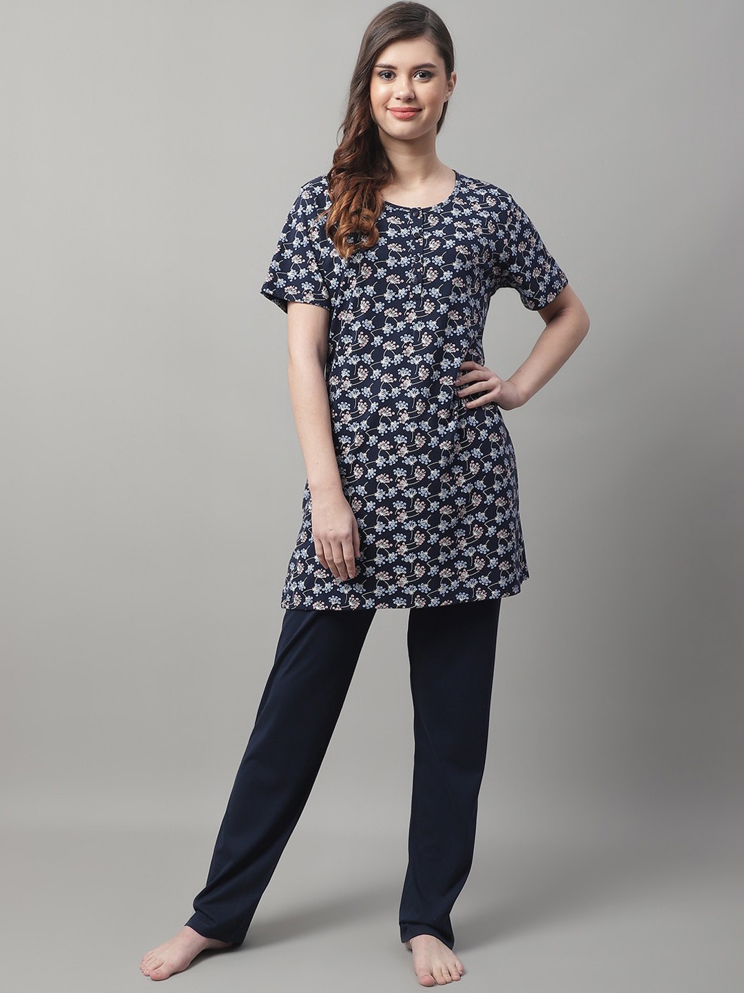 

Kanvin Women Floral Printed Pure Cotton Night Suit, Navy blue