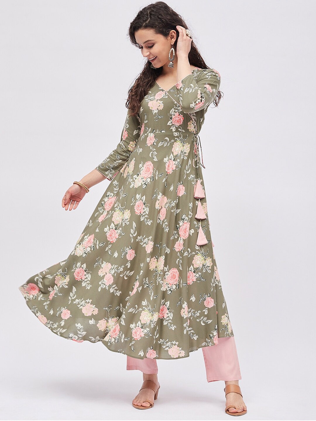 

Tissu Women Floral Printed Floral Anarkali Kurta, Green