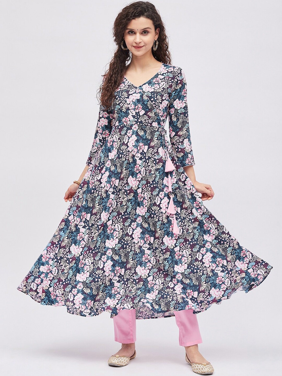 

Tissu Women Floral Printed V-Neck Anarkali Kurta, Blue