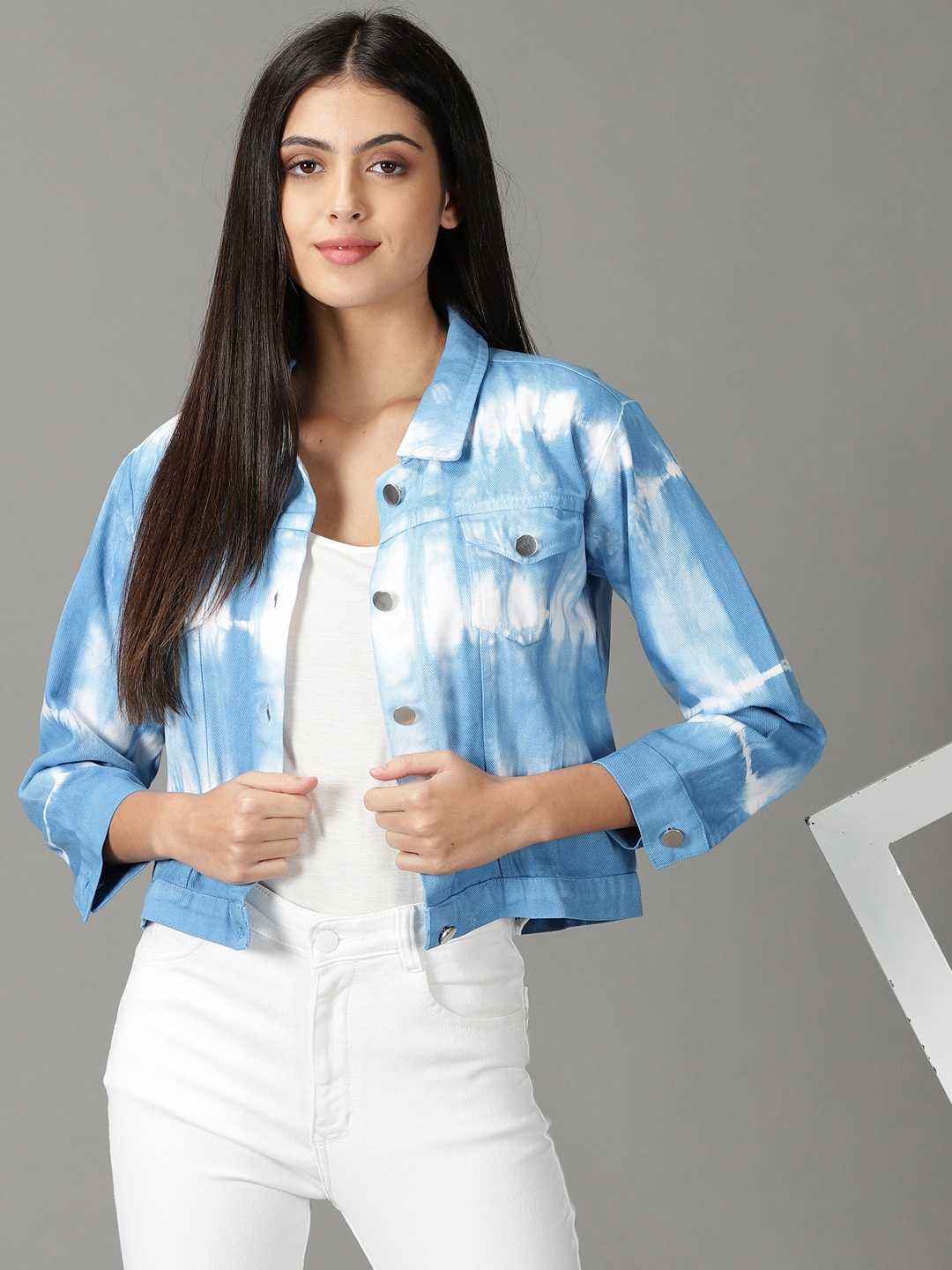 

SHOWOFF Women Tie and Dye Crop Denim Jacket, Blue