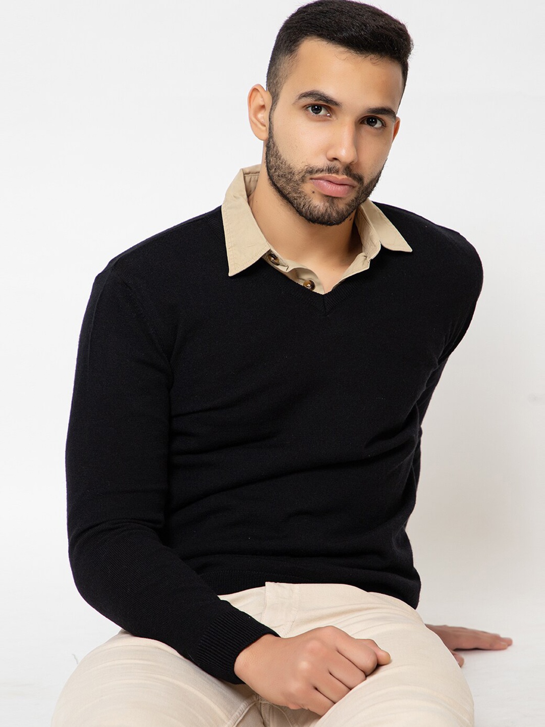

ARMISTO Men V-Neck Lambs Wool Pullover, Black