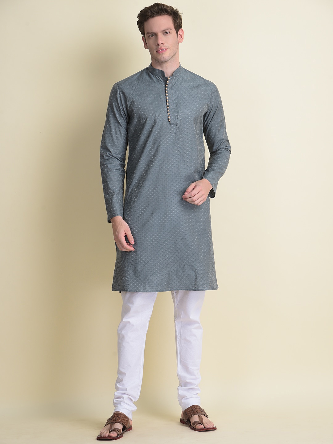 

NAMASKAR Men Mandarin Collar Cotton Kurta, Grey