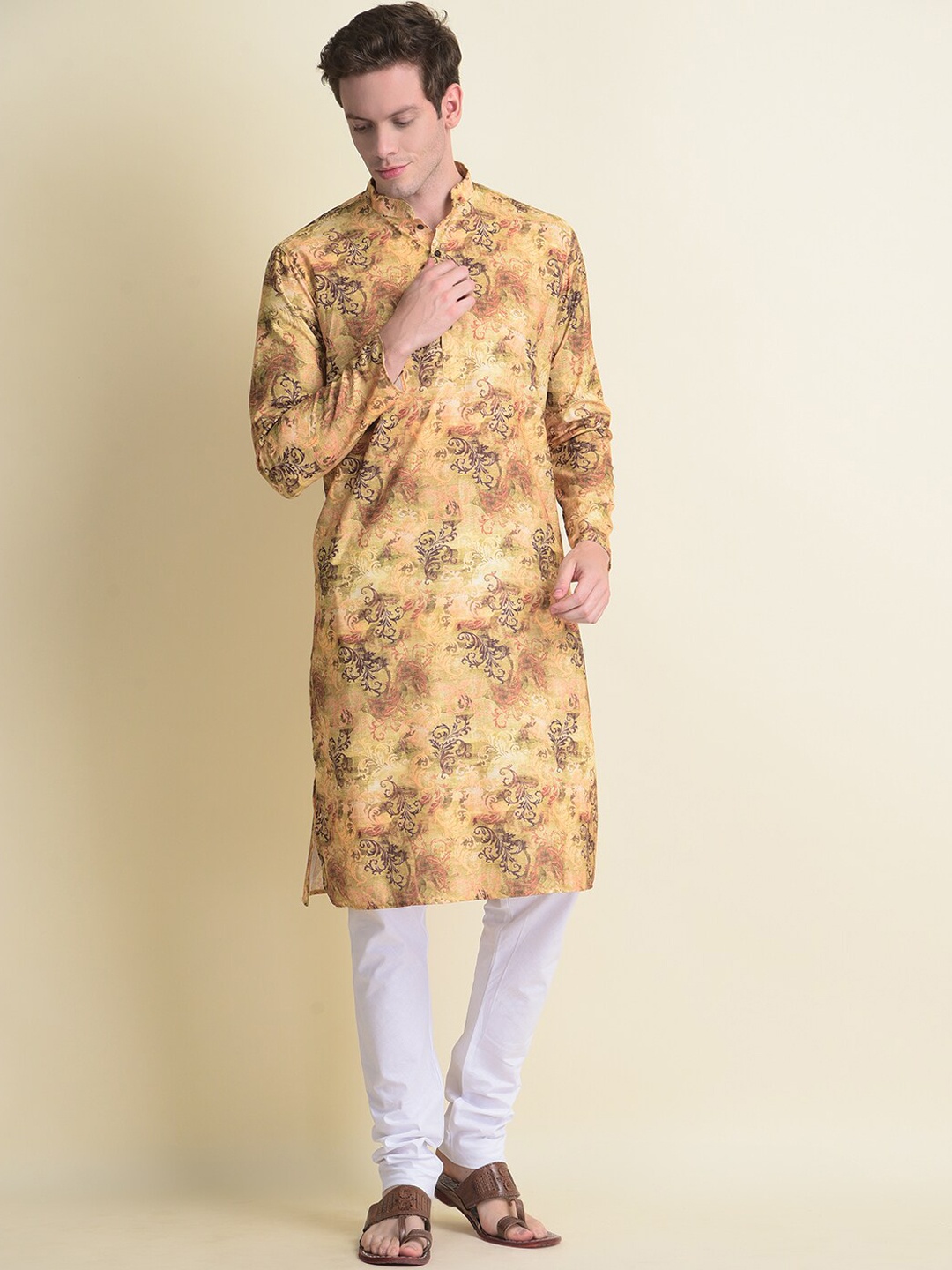 

NAMASKAR Men Floral Printed Cotton Kurta, Yellow