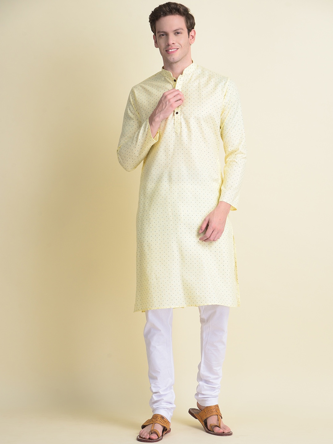 

NAMASKAR Men Geometric Printed Cotton Kurta, Yellow