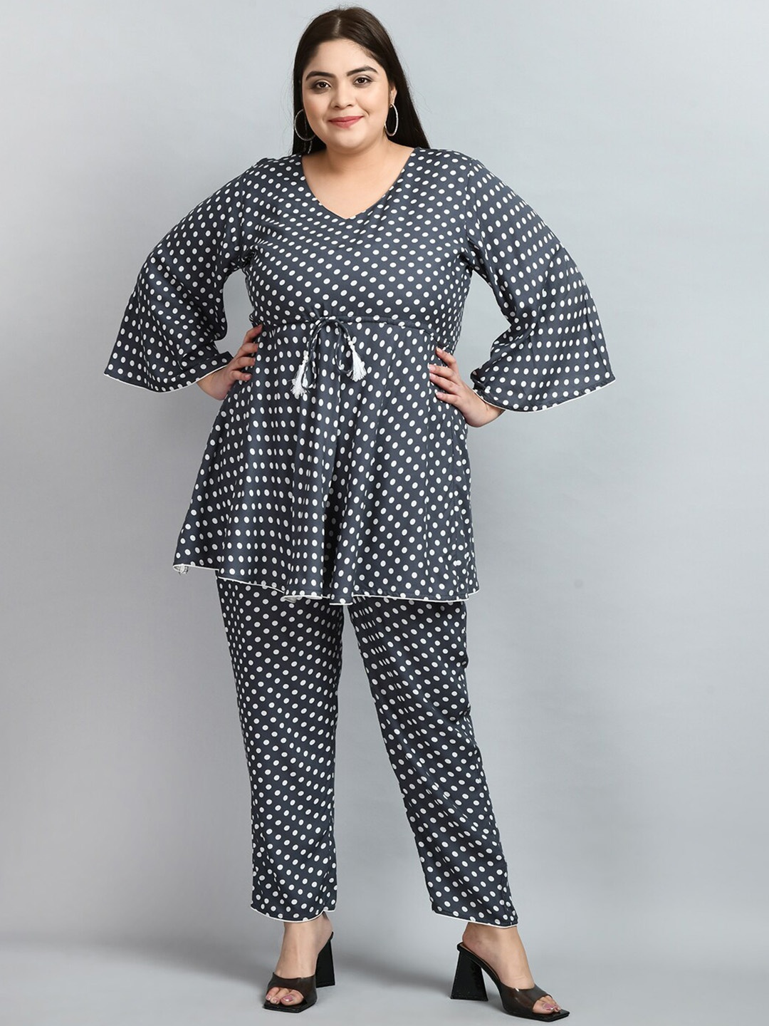 

PrettyPlus by Desinoor.com Women Plus Size Polka Dots Printed Co-Ord Set, Grey
