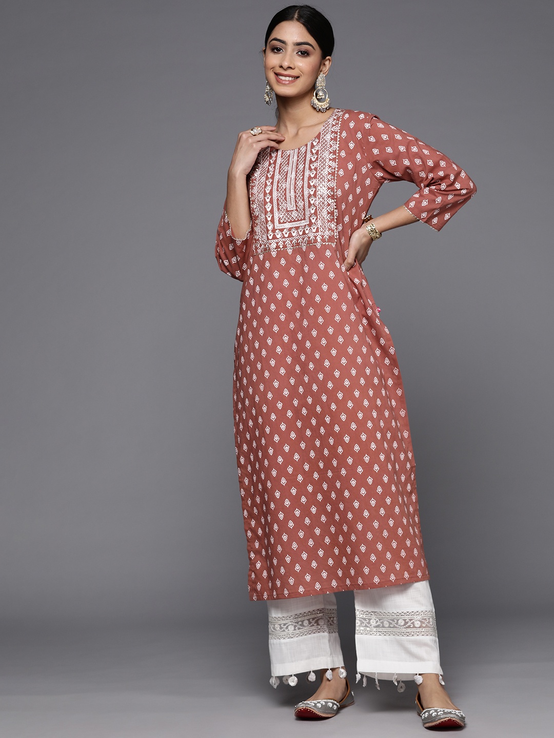 

Varanga Women Ethnic Motifs Embroidered Kurta, Rust