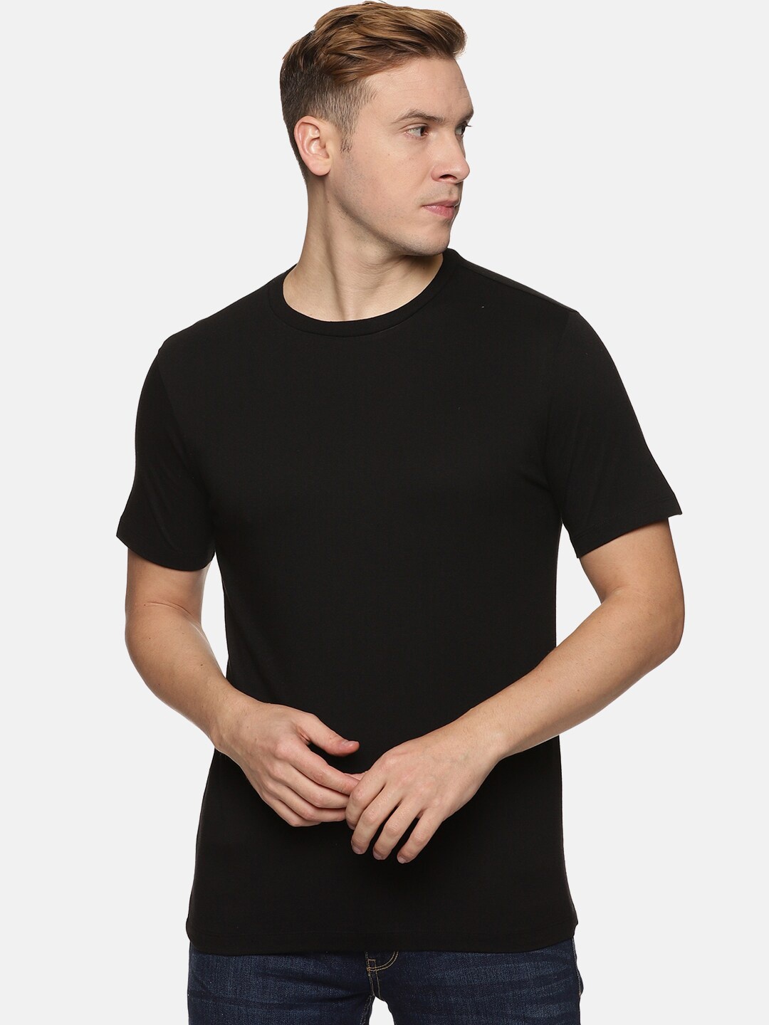 

Tailor & Circus Men Black Round Neck Cotton T-shirt