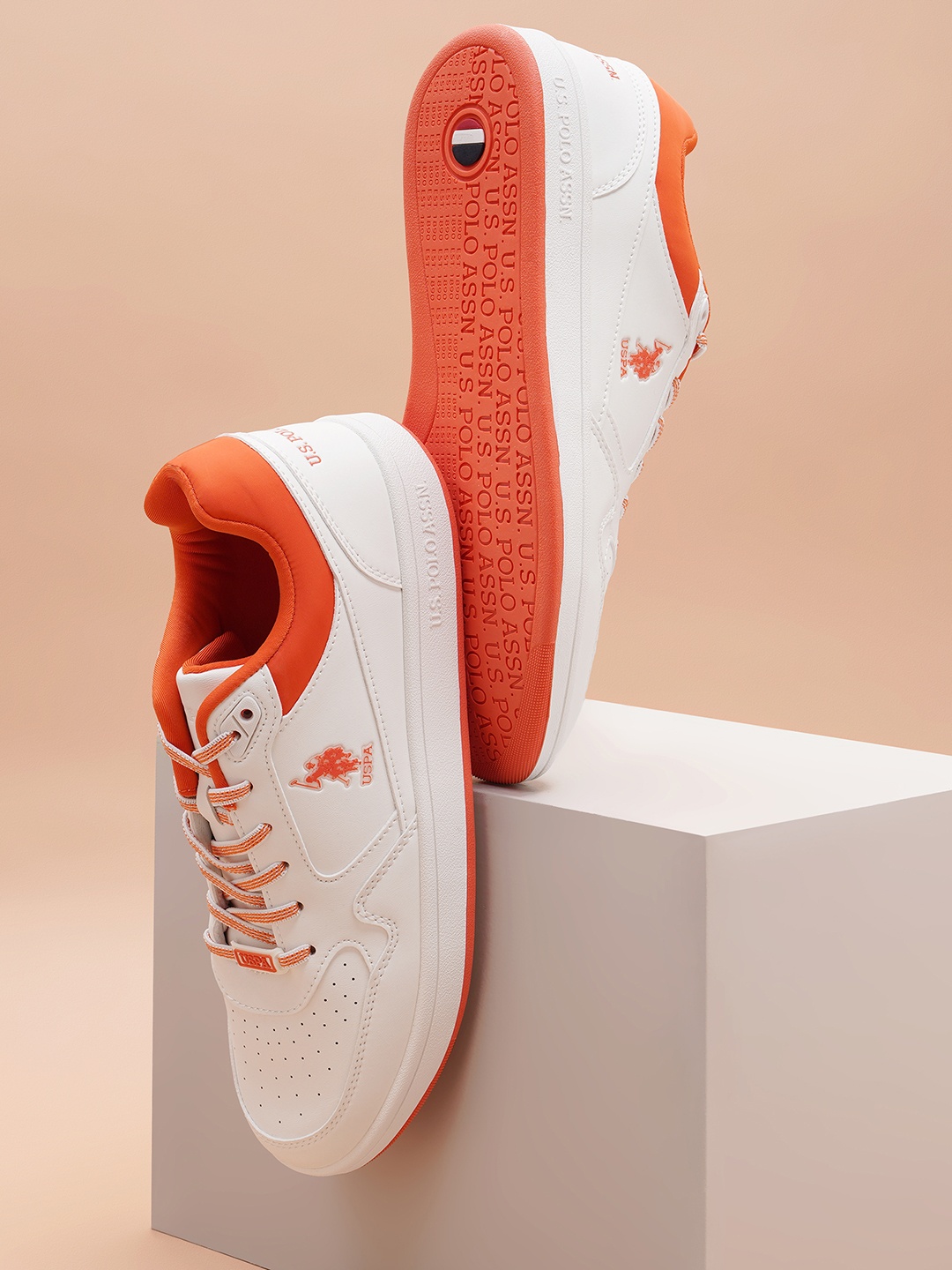 

U.S. Polo Assn. Men Colourblocked Sneakers, White