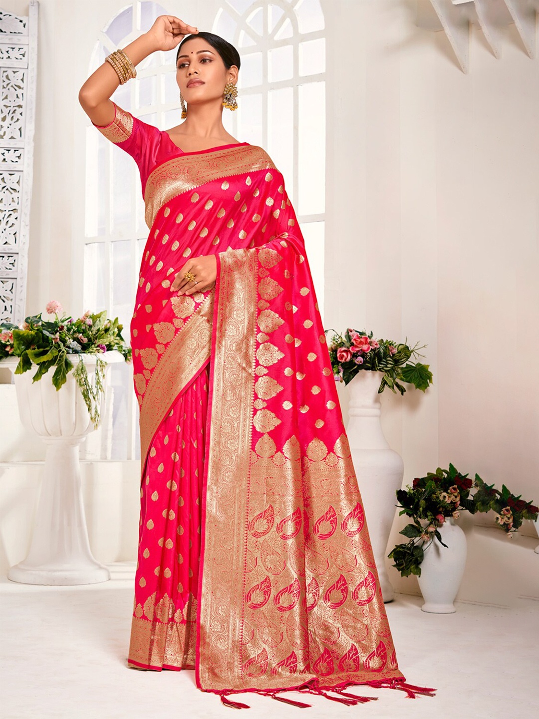 

SANGAM PRINTS Woven Design Zari Banarasi Saree, Pink