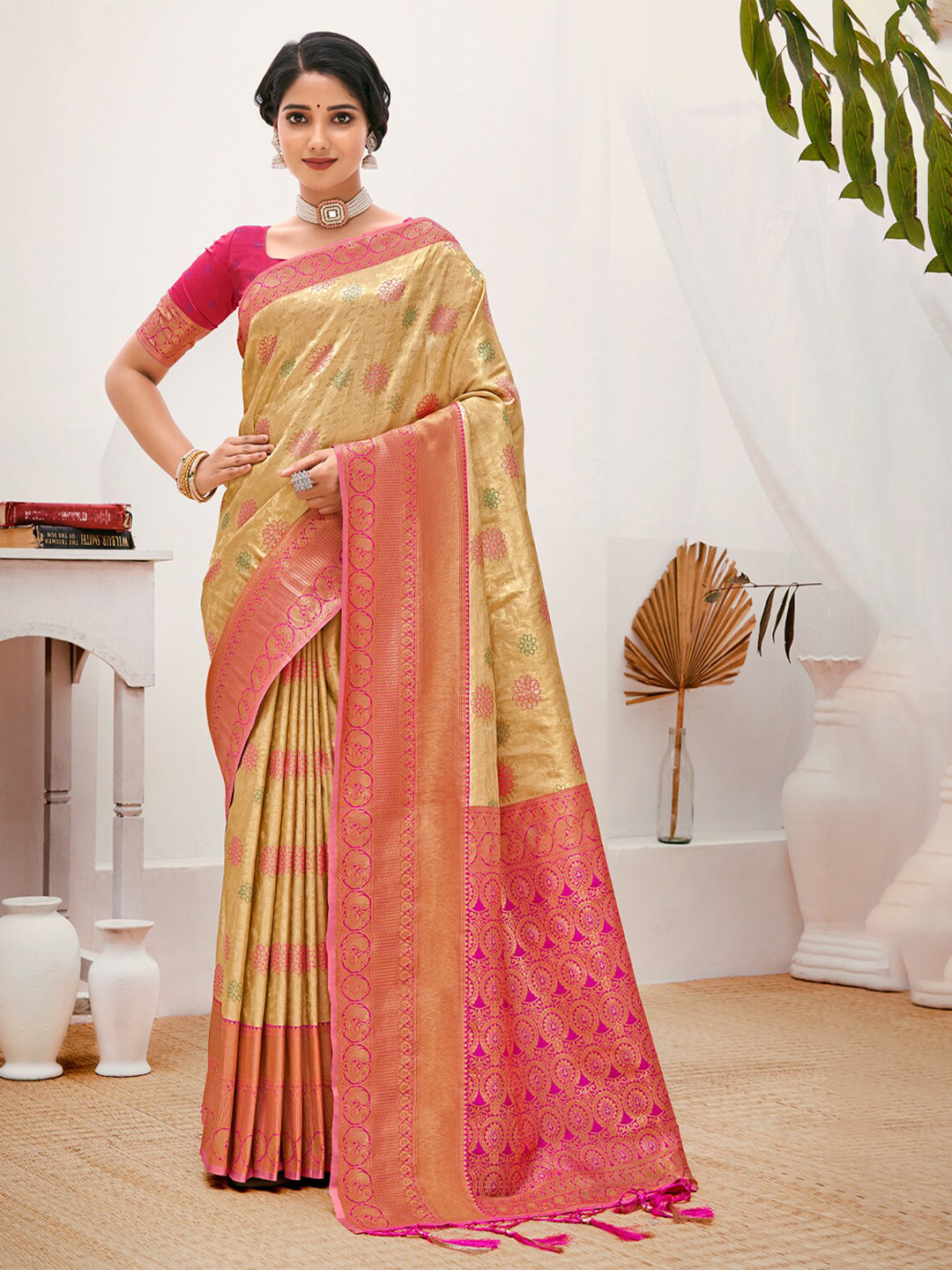 

SANGAM PRINTS Woven Design Zari Pure Silk Banarasi Saree, Cream