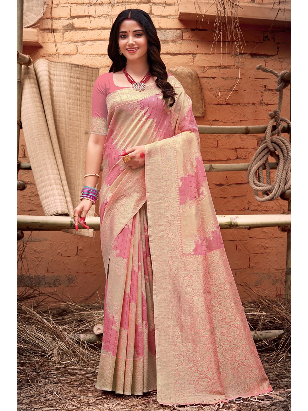 

SANGAM PRINTS Woven Design Banarasi Saree, Pink