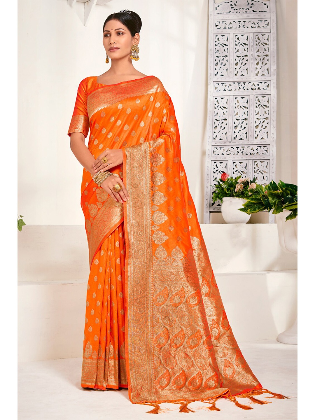 

SANGAM PRINTS Woven Design Zari Banarasi Saree, Orange