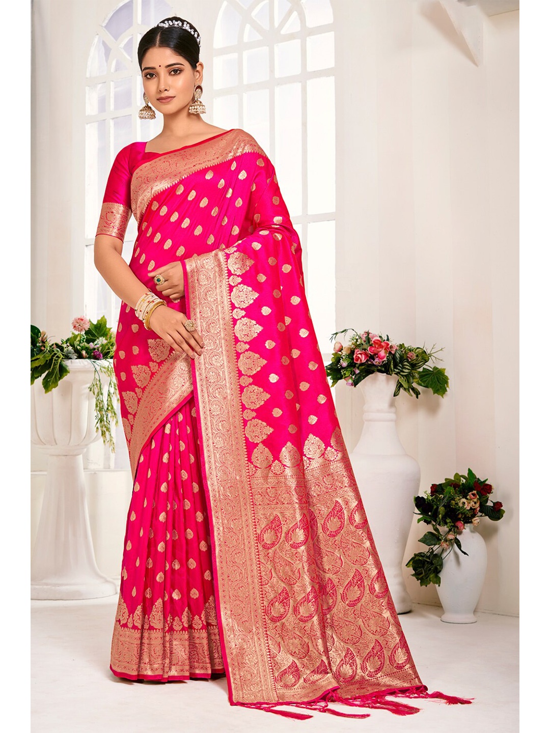 

SANGAM PRINTS Ethnic Motif Zari Banarasi Saree, Magenta