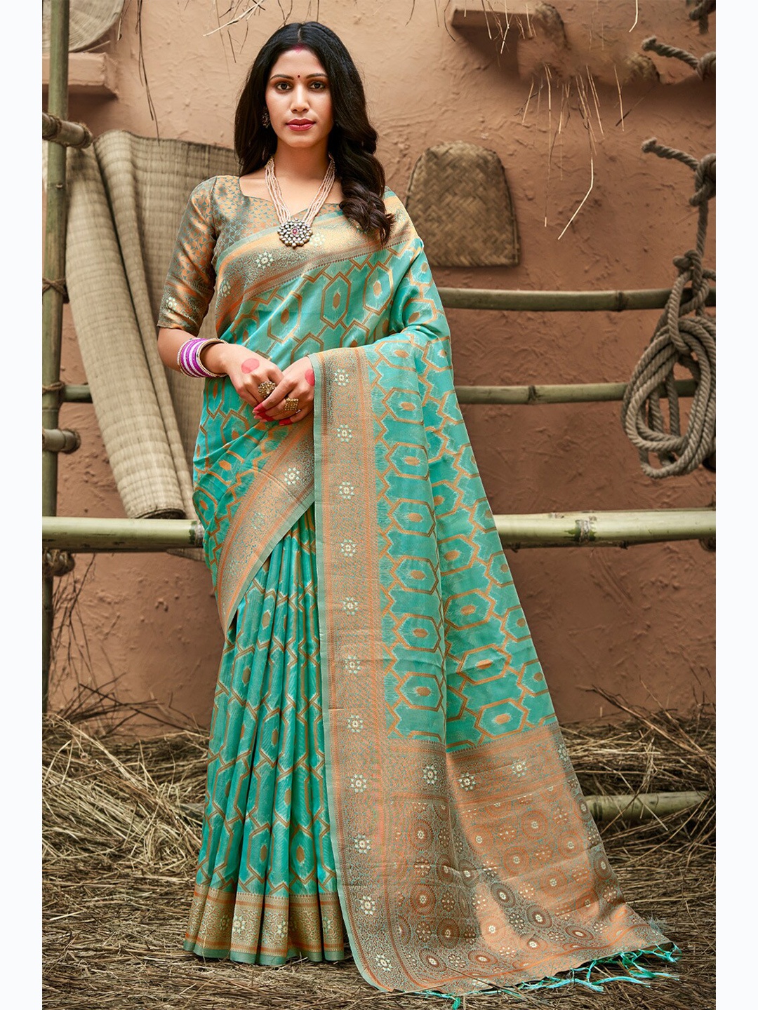 

SANGAM PRINTS Geometric Woven Design Zari Organza Banarasi Saree, Sea green