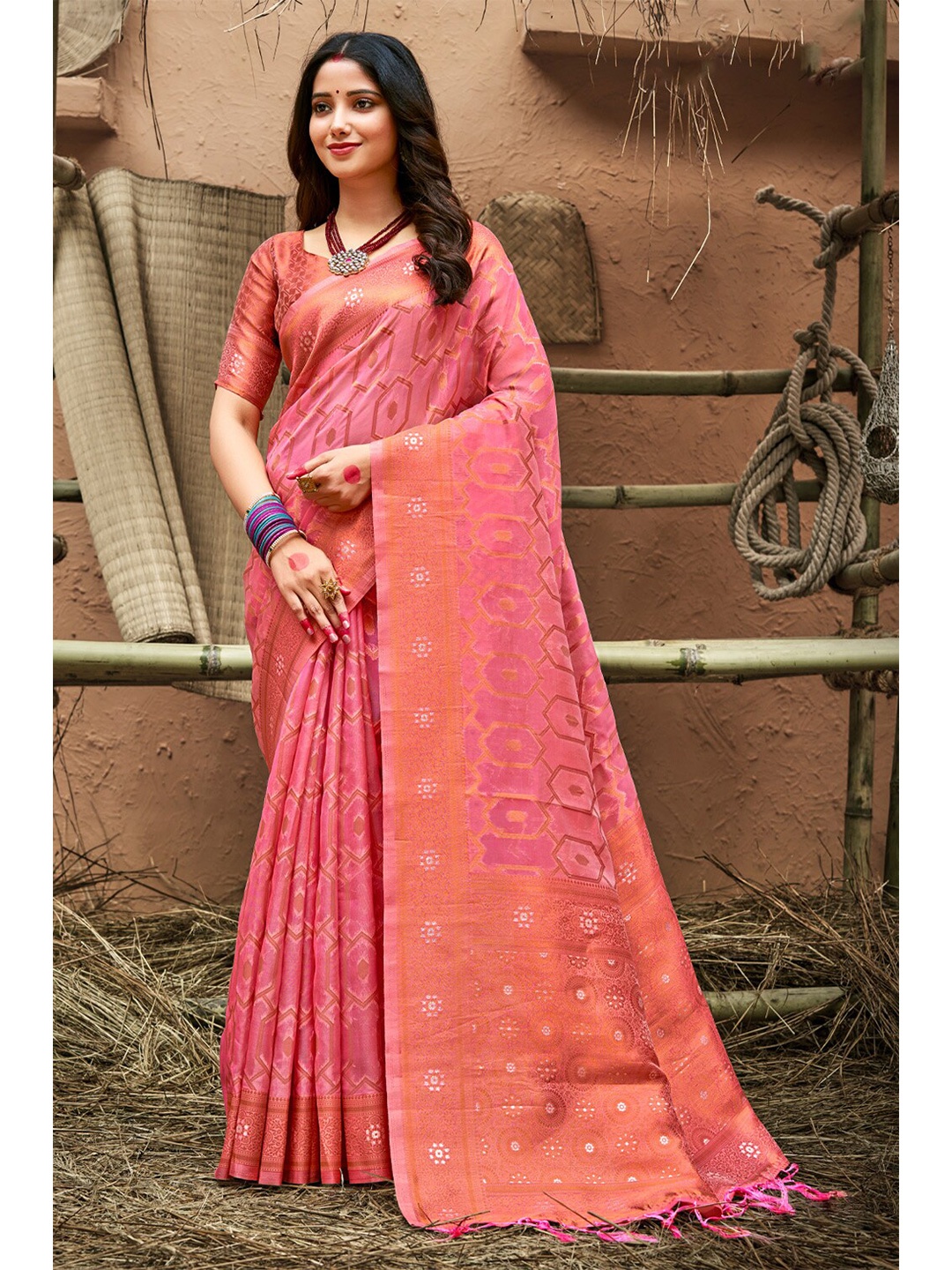 

SANGAM PRINTS Woven Design Zari Organza Banarasi Saree, Pink
