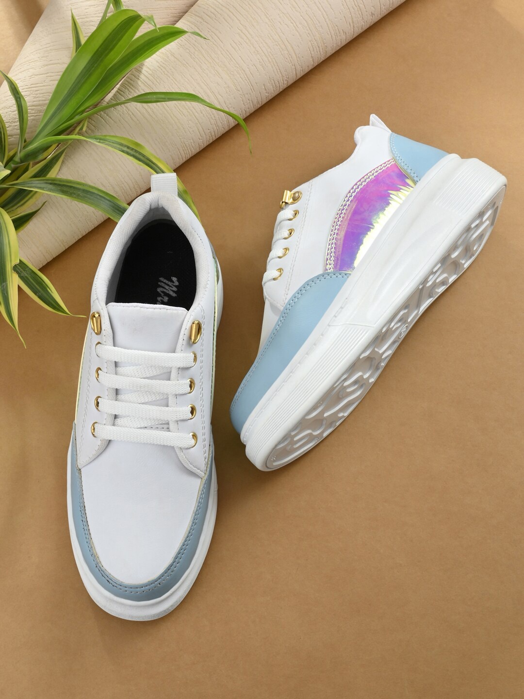 

mr.wonker Women 3D Chassis Colourblocked Deziner Shoes, White