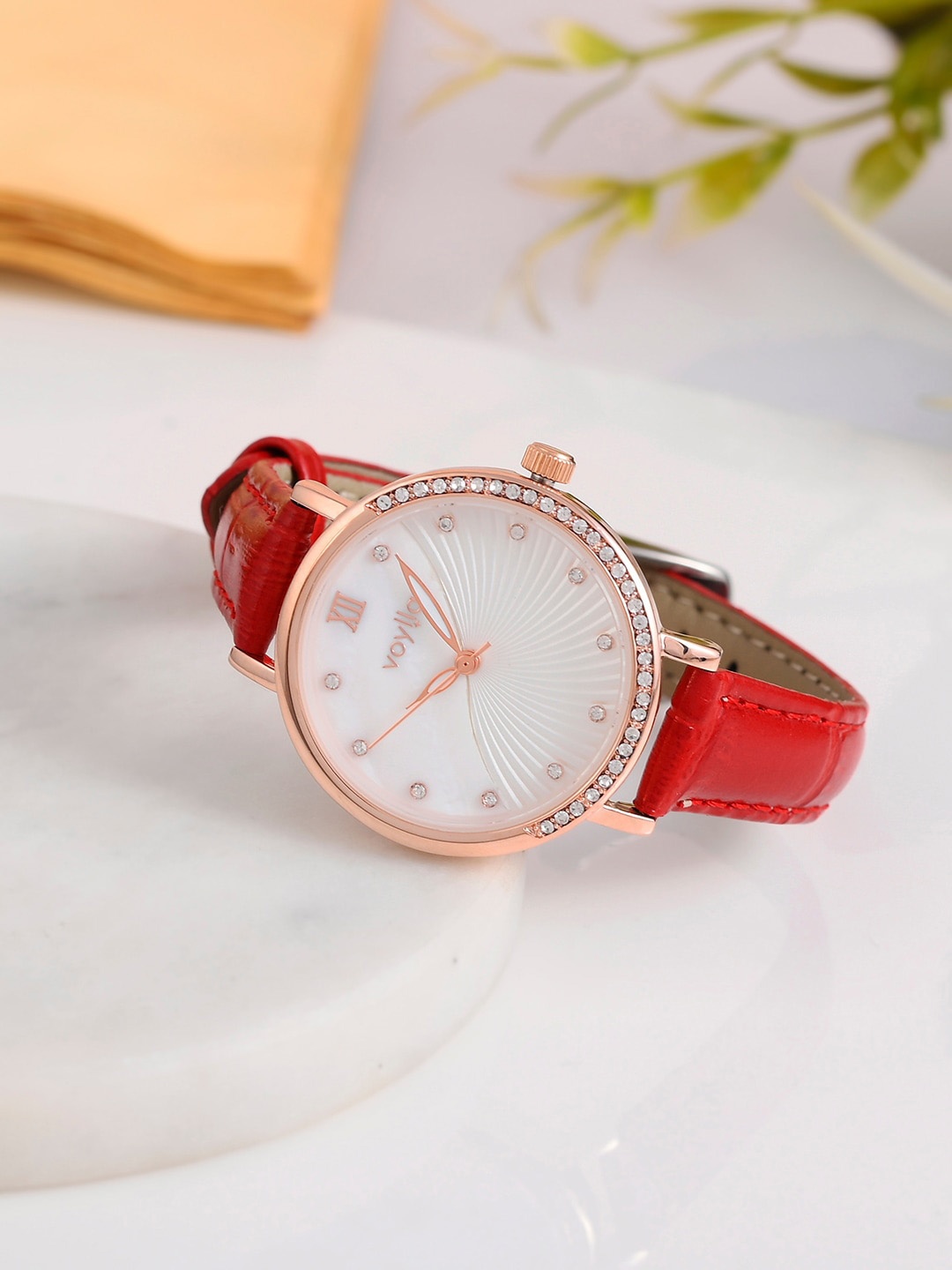 

Voylla Women Embellished Dial & Leather Bracelet Style Straps Analogue Watch 8905124490367, White